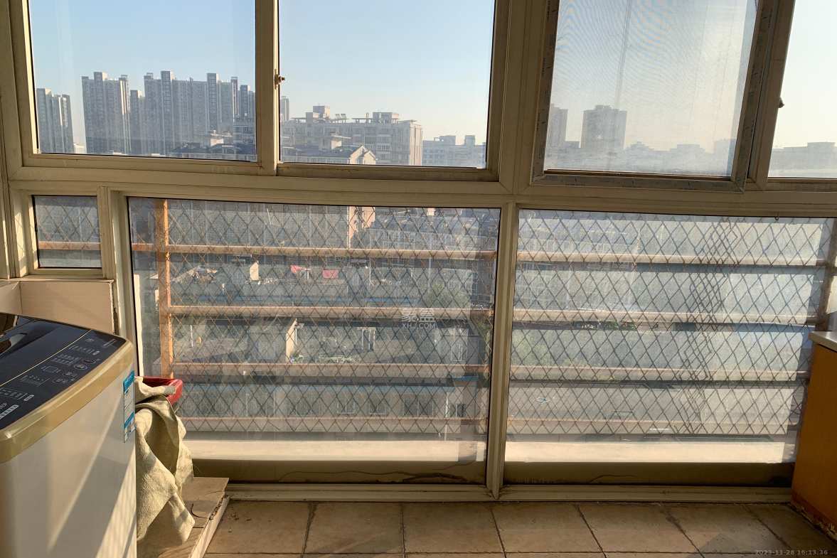 华欣公寓  3室2厅1卫    1900.0元/月室内图