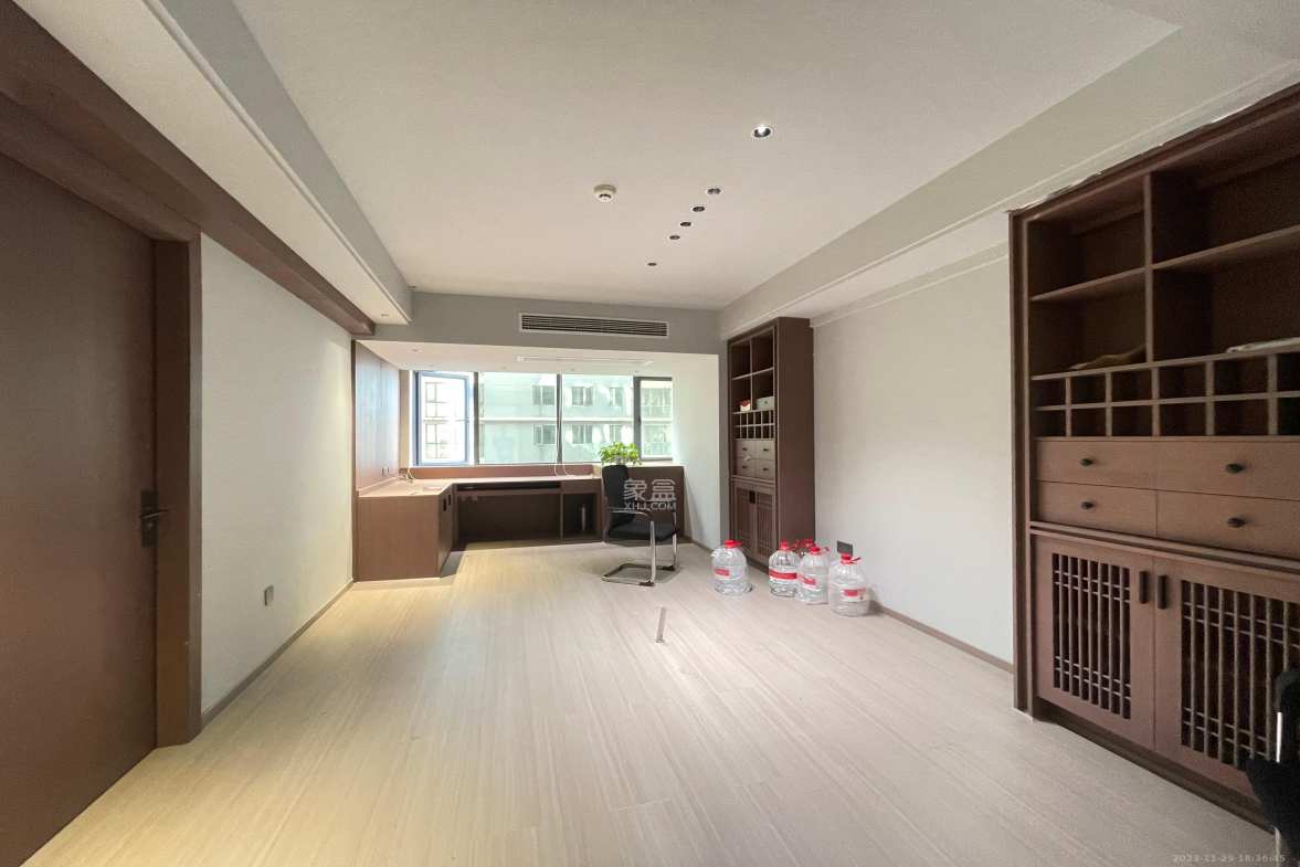 湘域中央 1室1厅1卫 16000.0元/月 湘域中央 1室1厅1卫 16000.0元/月室内图