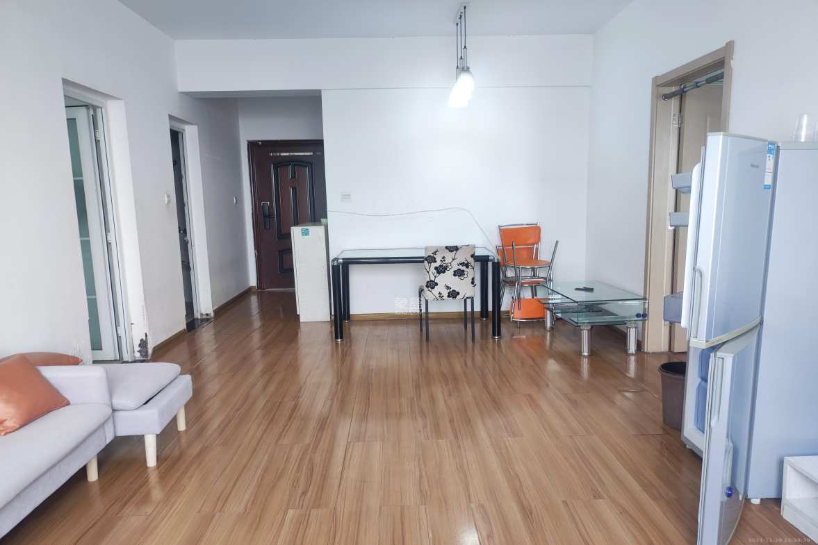 中房F联邦  1室2厅1卫    2000.0元/月室内图