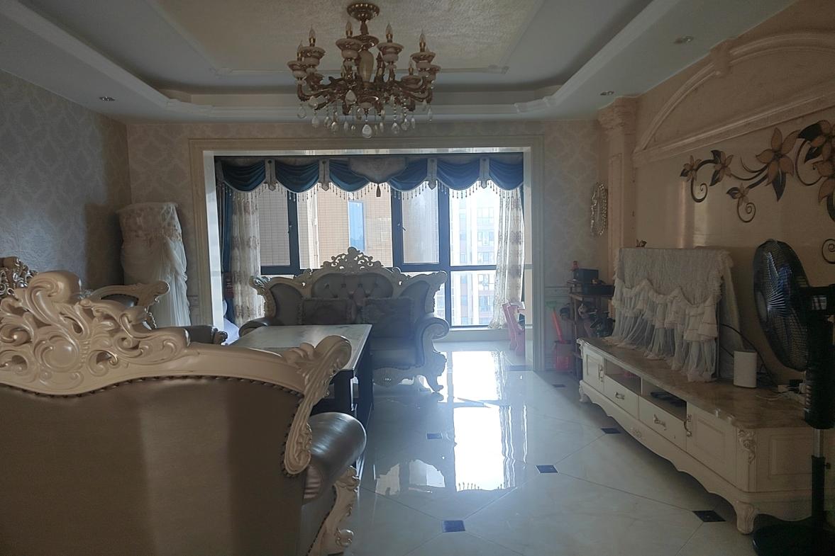 悦江山  4室2厅2卫    92.8万 悦江山  4室2厅2卫    92.8万客厅