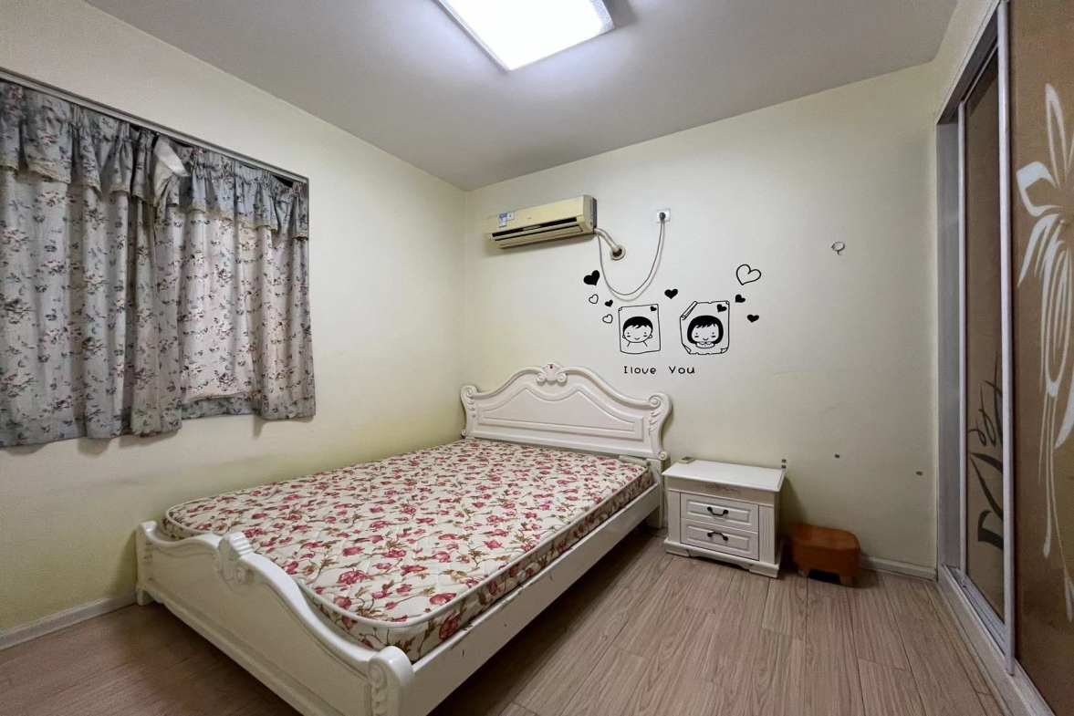 缤纷年华  2室1厅1卫    1800.0元/月室内图