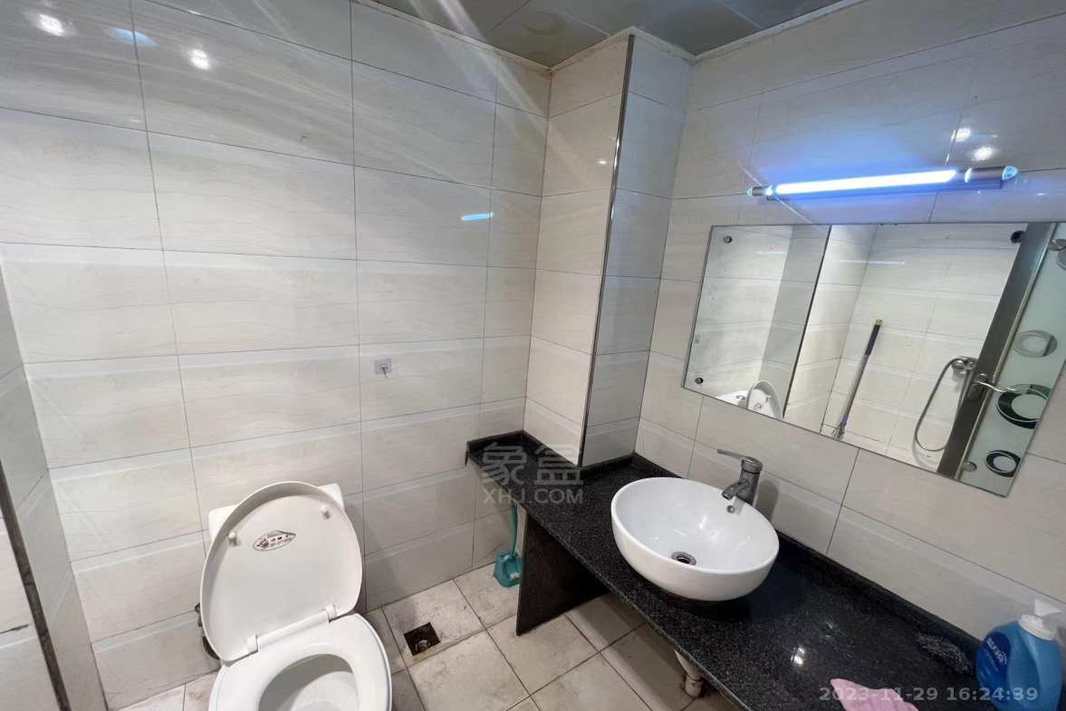 大地商业广场 1室1厅1卫 1300.0元/月 大地商业广场 1室1厅1卫 1300.0元/月室内图