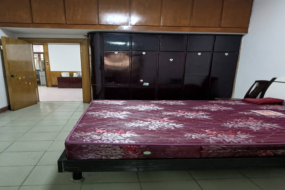 市商业局老小区  4室1厅1卫    850.0元/月户型图