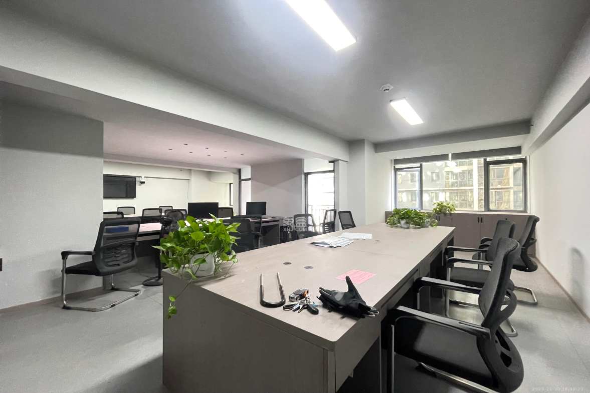 湘域中央  1室1厅1卫    16000.0元/月 湘域中央  1室1厅1卫    16000.0元/月室内图