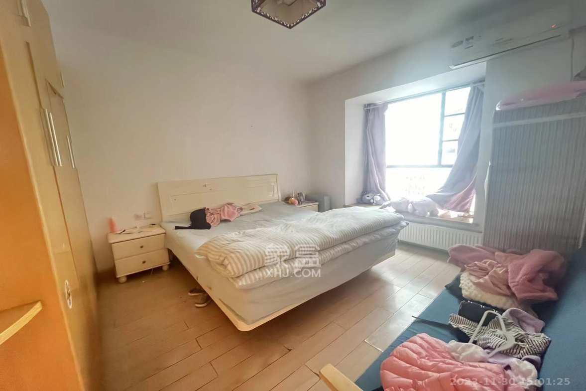 银港水晶城  3室2厅2卫    2600.0元/月室内图