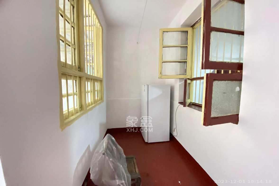 军属新村  1室1厅1卫   1300.00元/月室内图
