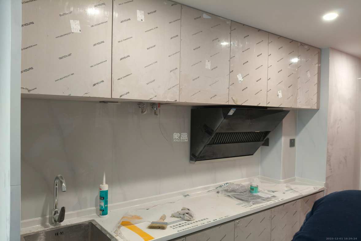 福晟翡翠湾  2室1厅1卫    2600.0元/月室内图1