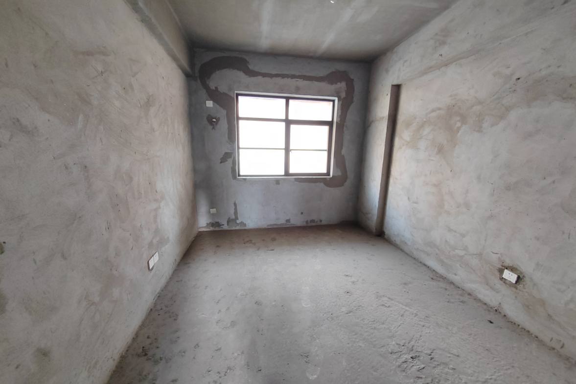 吉大汉学仕府  4室2厅2卫    93.8万客厅