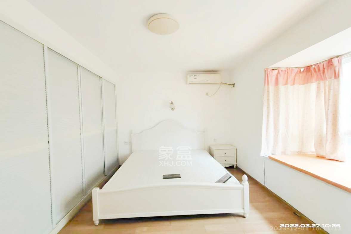 嘉盛华庭(一期、二期、三期) 3室2厅1卫 3200.0元/月 嘉盛华庭(一期、二期、三期) 3室2厅1卫 3200.0元/月室内图