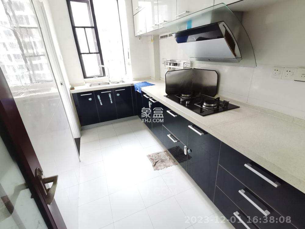 莱茵小镇 4室2厅2卫 1600.0元/月 莱茵小镇 4室2厅2卫 1600.0元/月室内图