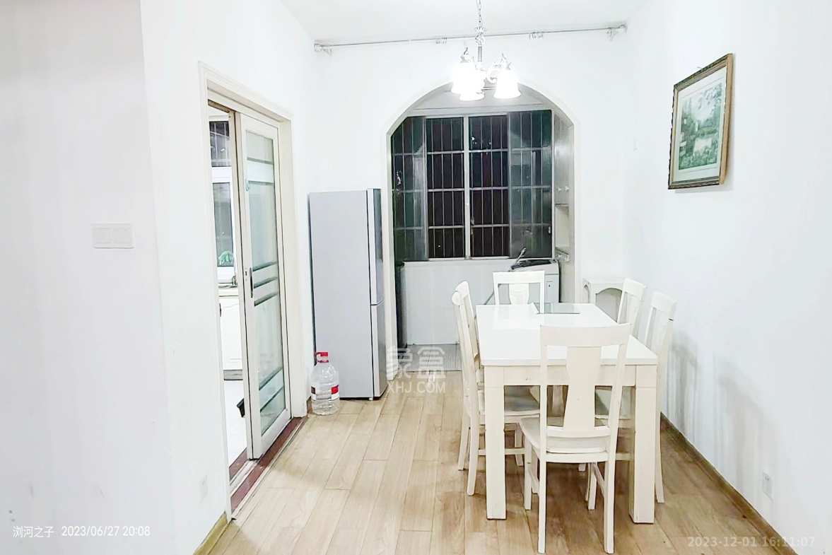 嘉盛华庭(一期、二期、三期) 3室2厅1卫 3200.0元/月 嘉盛华庭(一期、二期、三期) 3室2厅1卫 3200.0元/月室内图