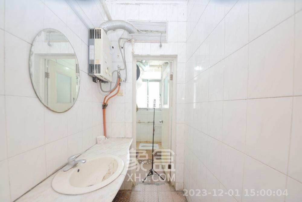 长岭水电八局宿舍  3室2厅1卫    2500.0元/月 长岭水电八局宿舍  3室2厅1卫    2500.0元/月室内图