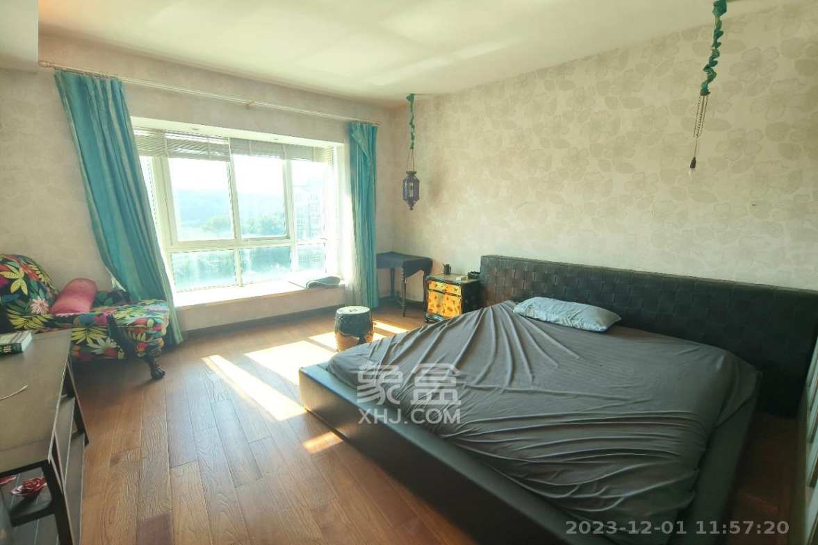 圣爵菲斯  4室2厅2卫    2500.0元/月室内图1