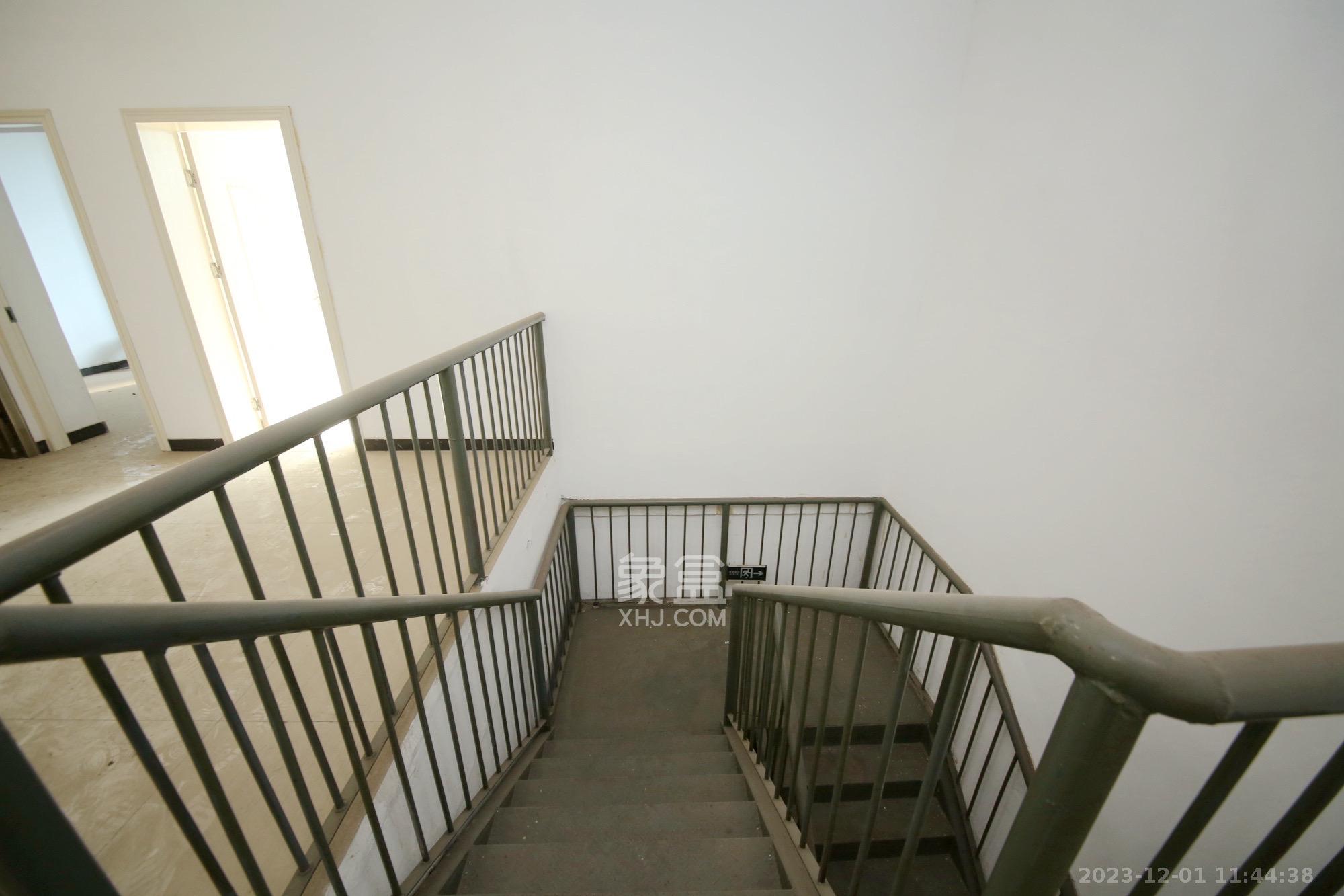 万达公馆   295.0㎡      29000.0元/月室内图