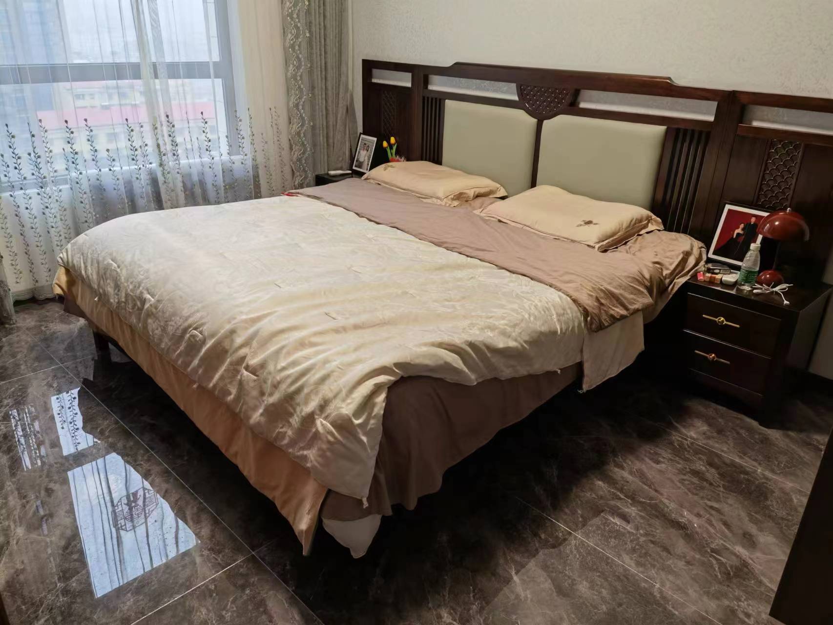 青春里  4室2厅2卫   3000.00元/月