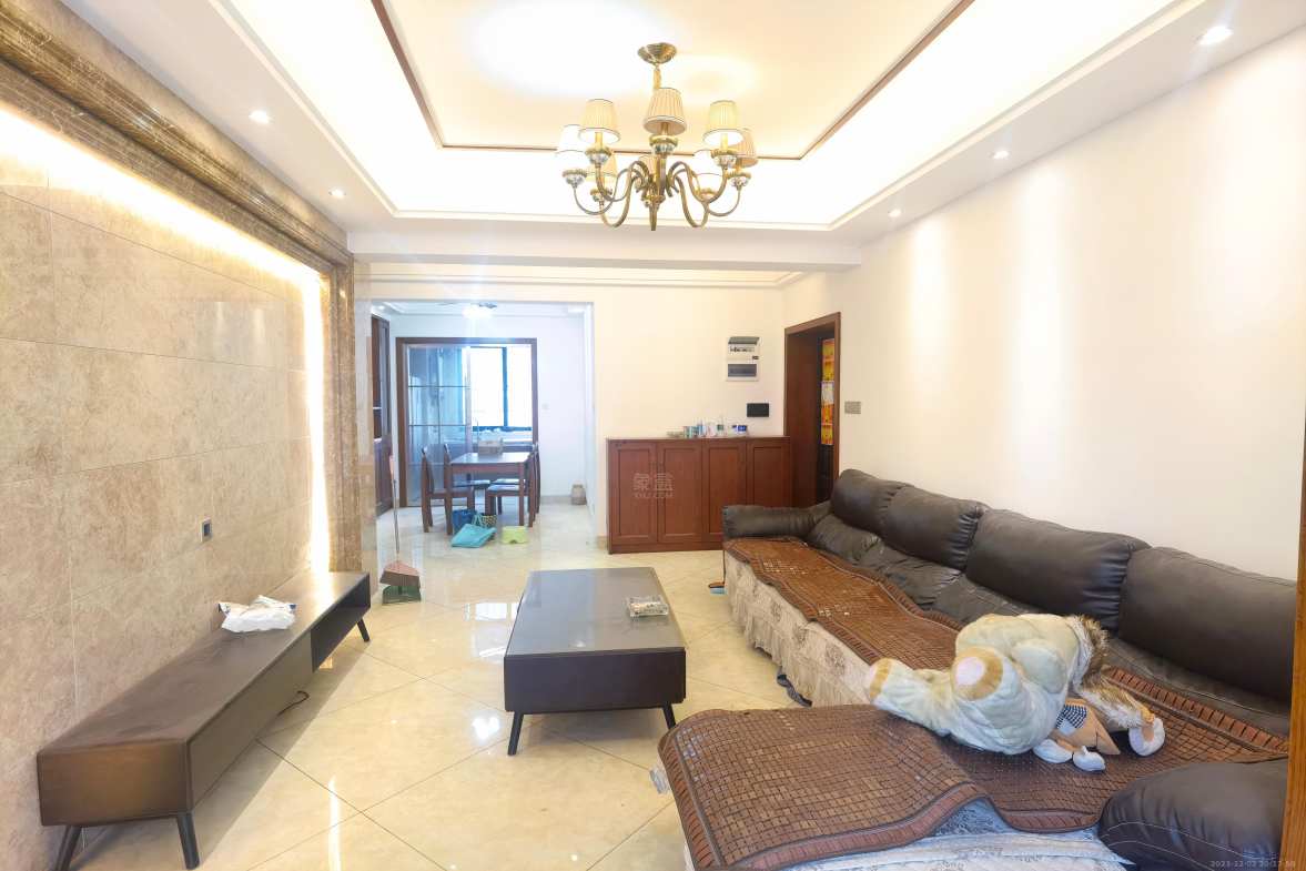 湖景名城  3室2厅2卫    2500.0元/月室内图