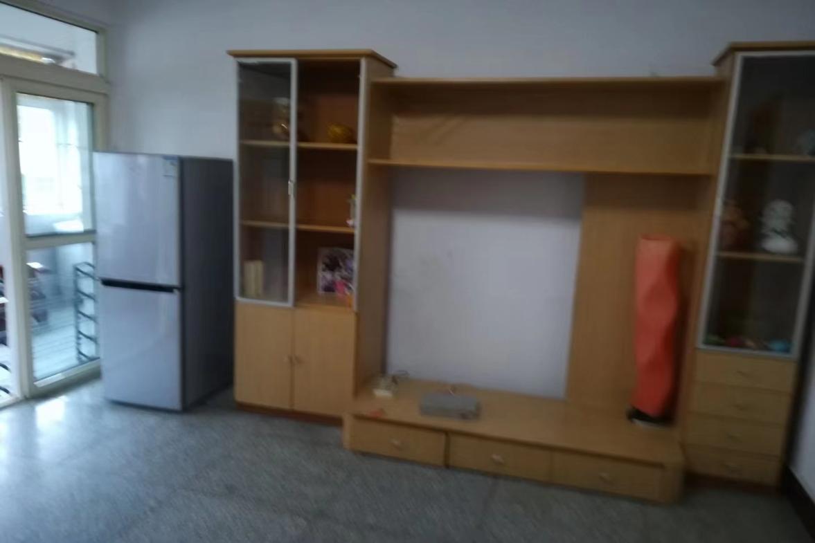 市发改委(二院)家属楼 3室1厅1卫 1150.0元/月 市发改委(二院)家属楼 3室1厅1卫 1150.0元/月室内图