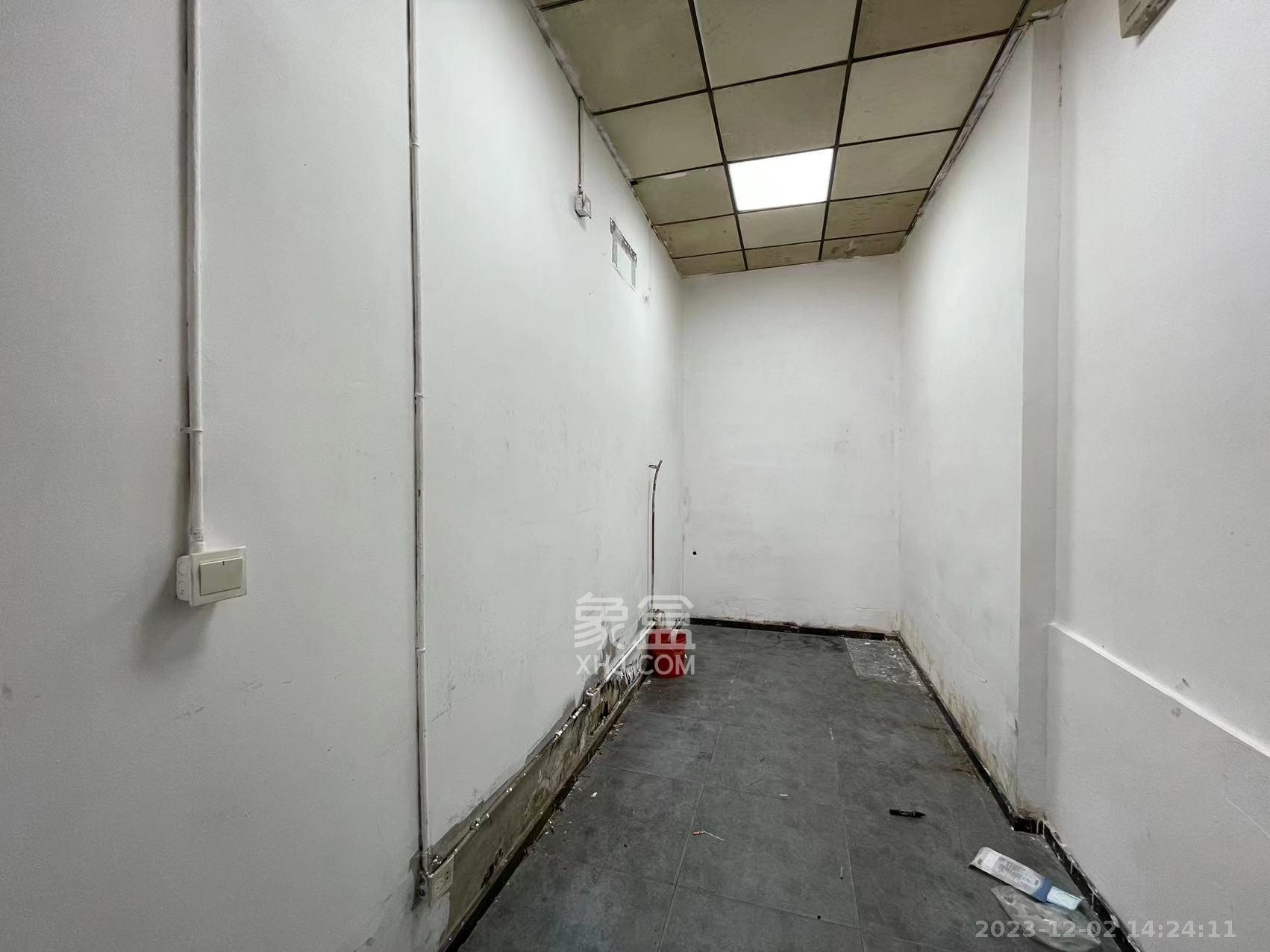 望兴景园一期   185.0㎡      18000.0元/月室内图