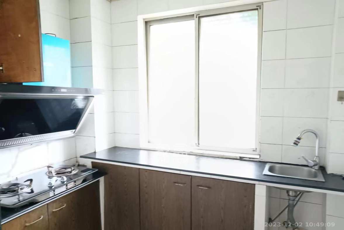 中南汽车世界  3室2厅2卫   1400.00元/月室内图