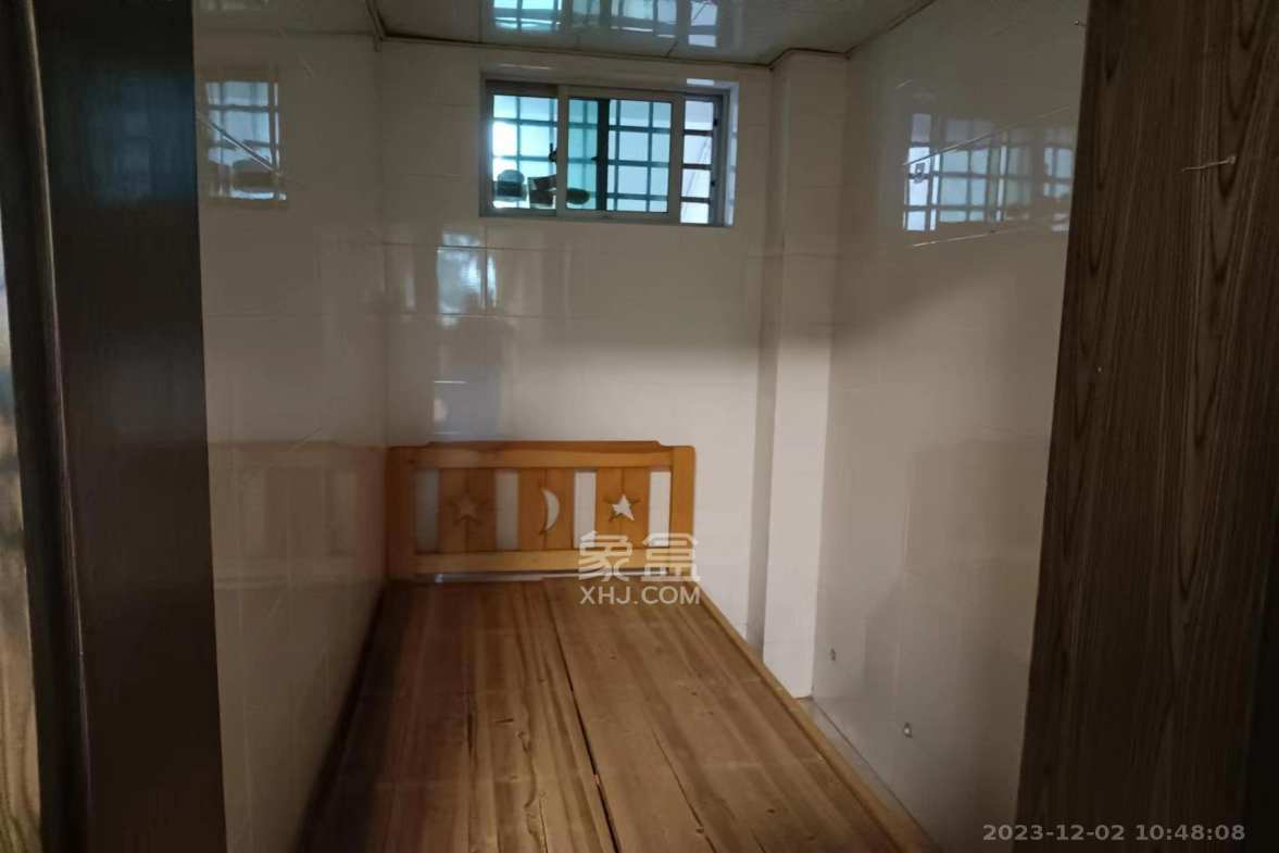 中南汽车世界  3室2厅2卫   1400.00元/月室内图