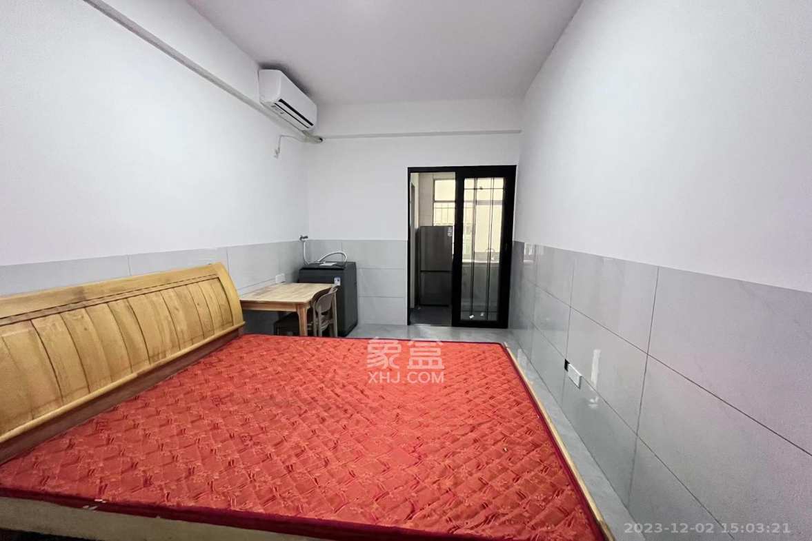 雷锋大道、雷高路散盘 1室0厅1卫 1000.0元/月 雷锋大道、雷高路散盘 1室0厅1卫 1000.0元/月室内图