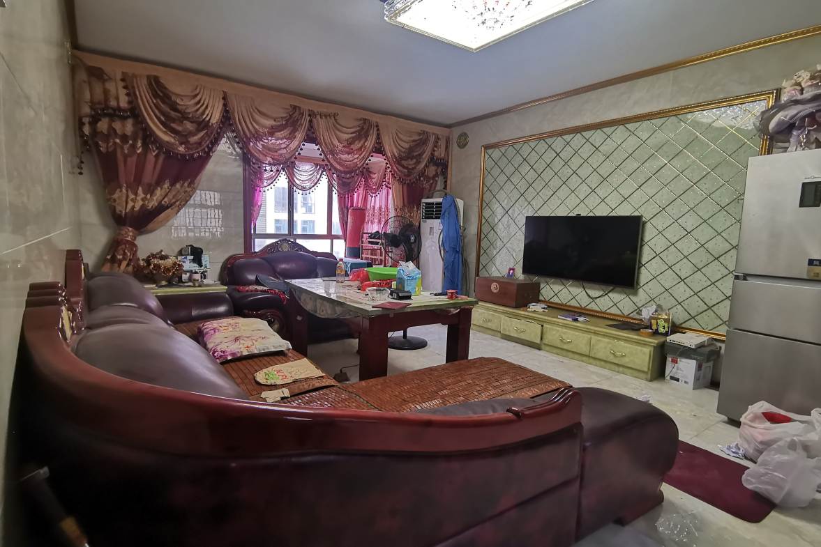 万豪城市花园  3室2厅2卫    99.8万室内图1