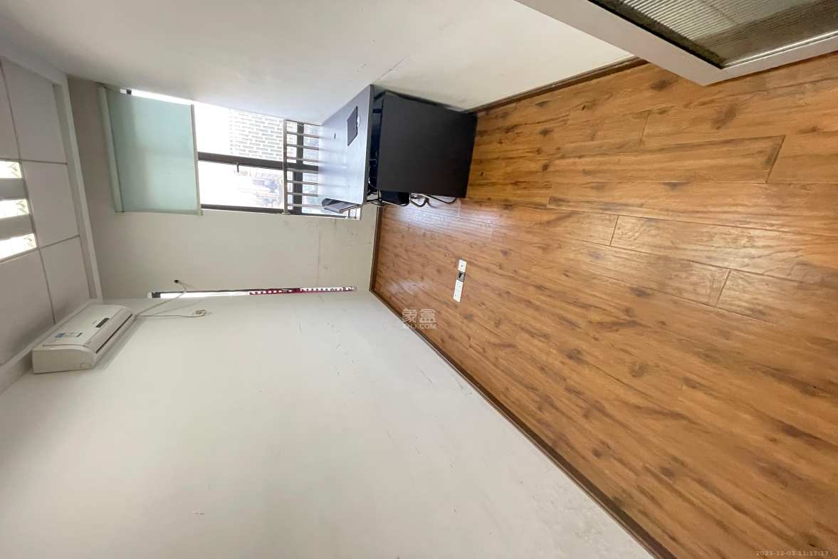 和庄  8室2厅2卫    8000.0元/月室内图