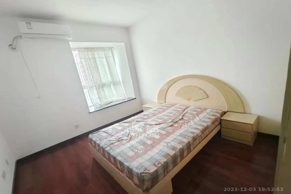 嘉盛华庭(一期、二期、三期) 4室2厅2卫 3500.0元/月 嘉盛华庭(一期、二期、三期) 4室2厅2卫 3500.0元/月室内图