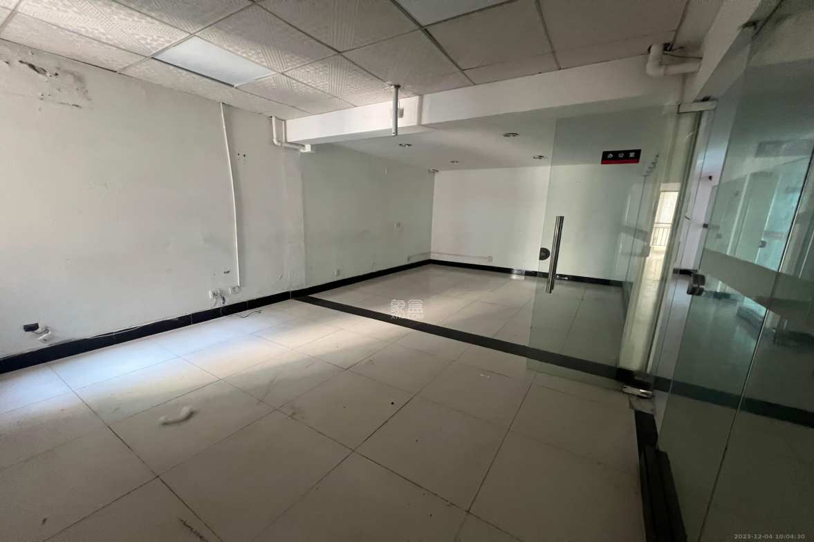 新世界百货(湖南供销大厦) 4室2厅2卫 7500.0元/月 新世界百货(湖南供销大厦) 4室2厅2卫 7500.0元/月室内图