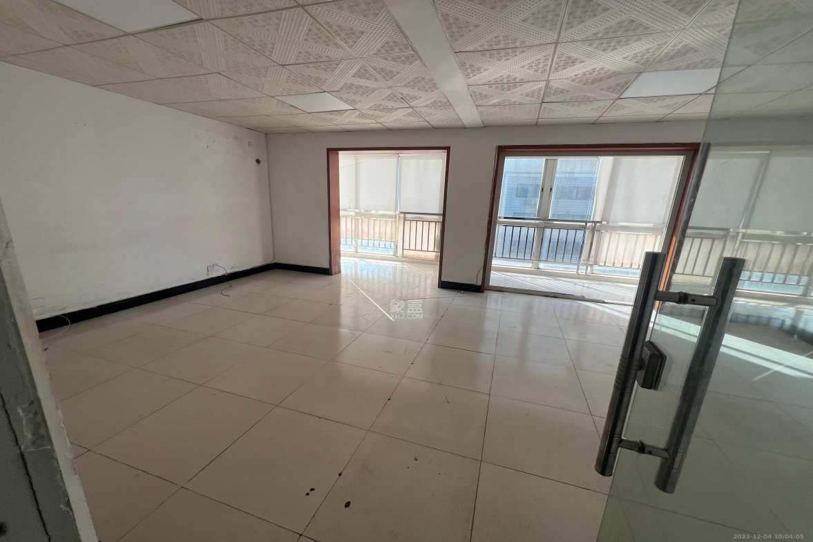 新世界百货(湖南供销大厦) 4室2厅2卫 7500.0元/月 新世界百货(湖南供销大厦) 4室2厅2卫 7500.0元/月室内图