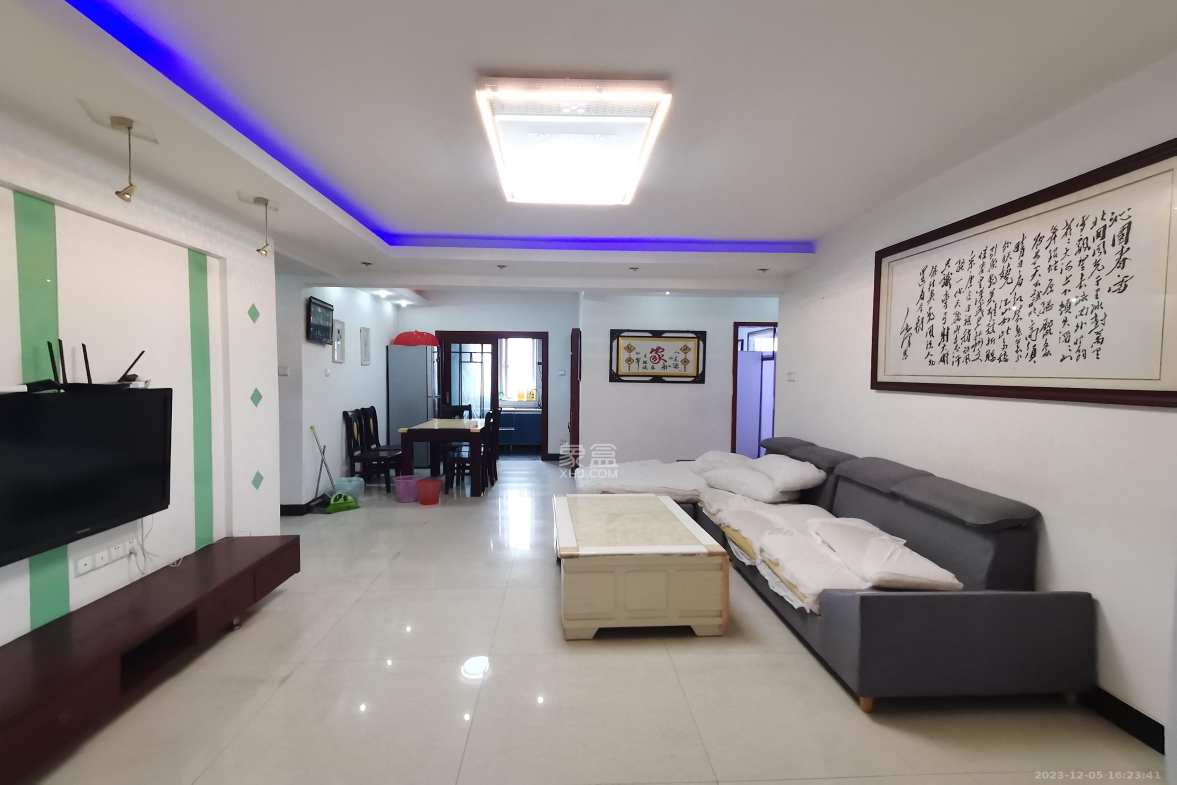 江景阳光  3室2厅2卫    2100.0元/月 江景阳光  3室2厅2卫    2100.0元/月室内图