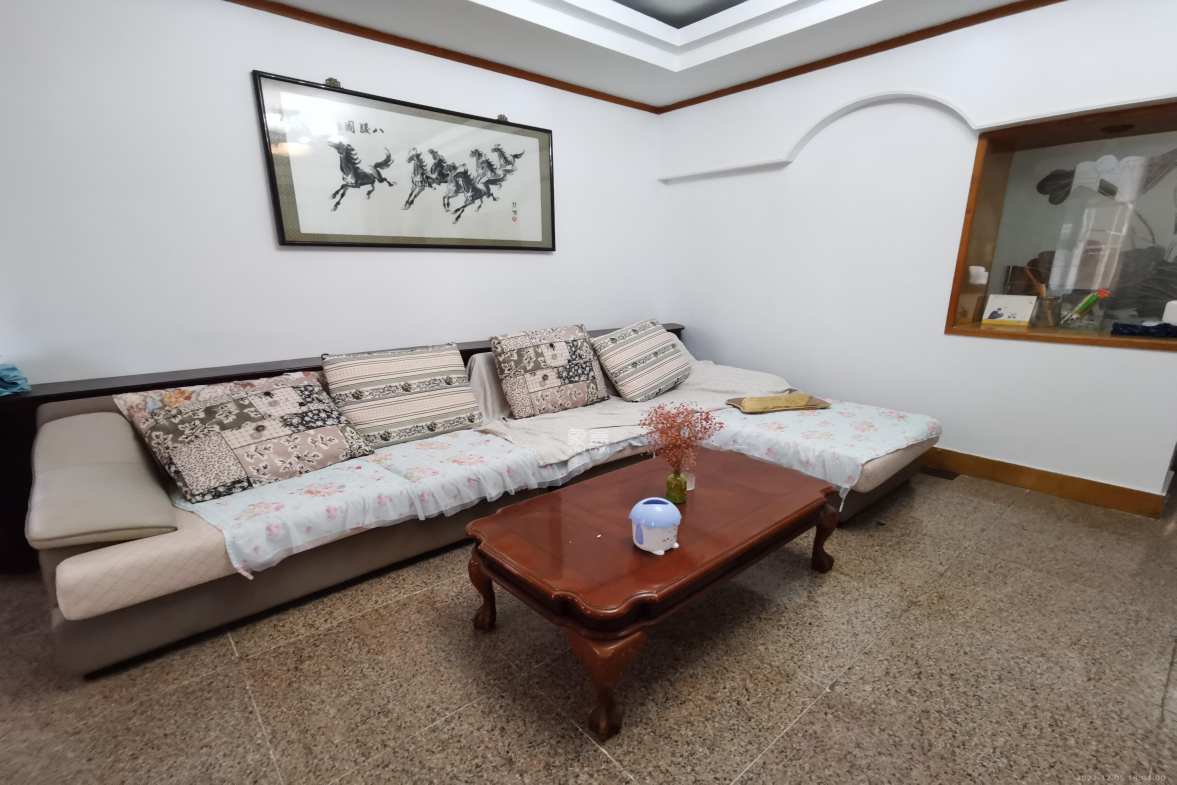 长岭包装宿舍  4室2厅1卫    2500.0元/月室内图