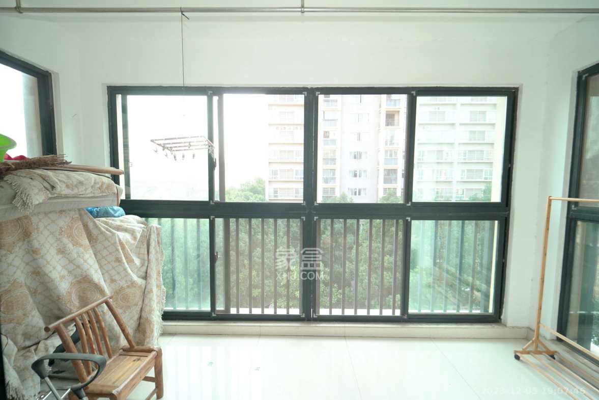 三江花中城  3室2厅1卫    3200.0元/月 三江花中城  3室2厅1卫    3200.0元/月室内图