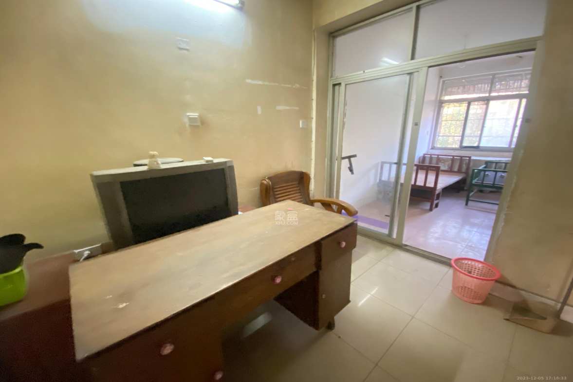 东瓜山二村  2室1厅1卫    1300.0元/月 东瓜山二村  2室1厅1卫    1300.0元/月室内图