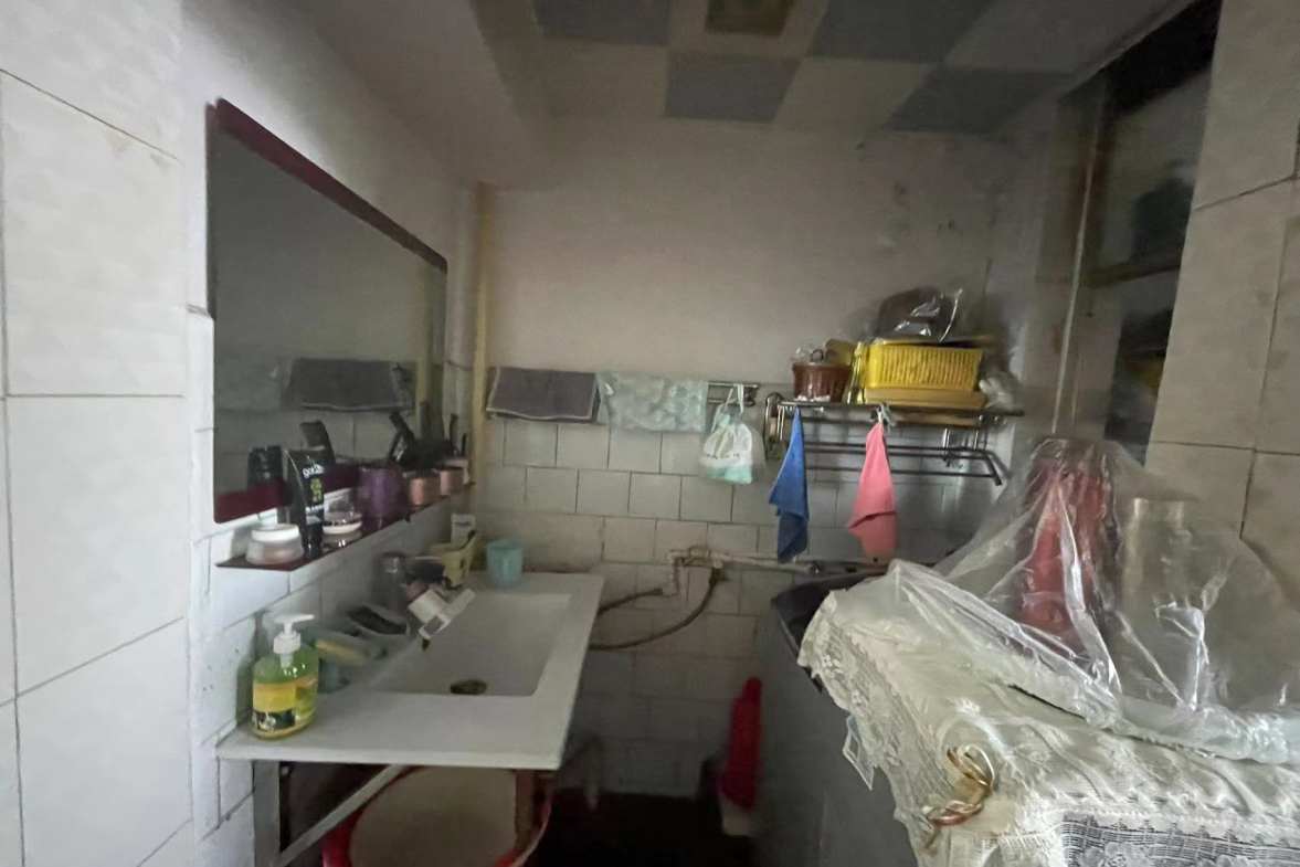 市人大政协机关大院住宅区(老市委) 2室2厅1卫 1200.0元/月 市人大政协机关大院住宅区(老市委) 2室2厅1卫 1200.0元/月室内图