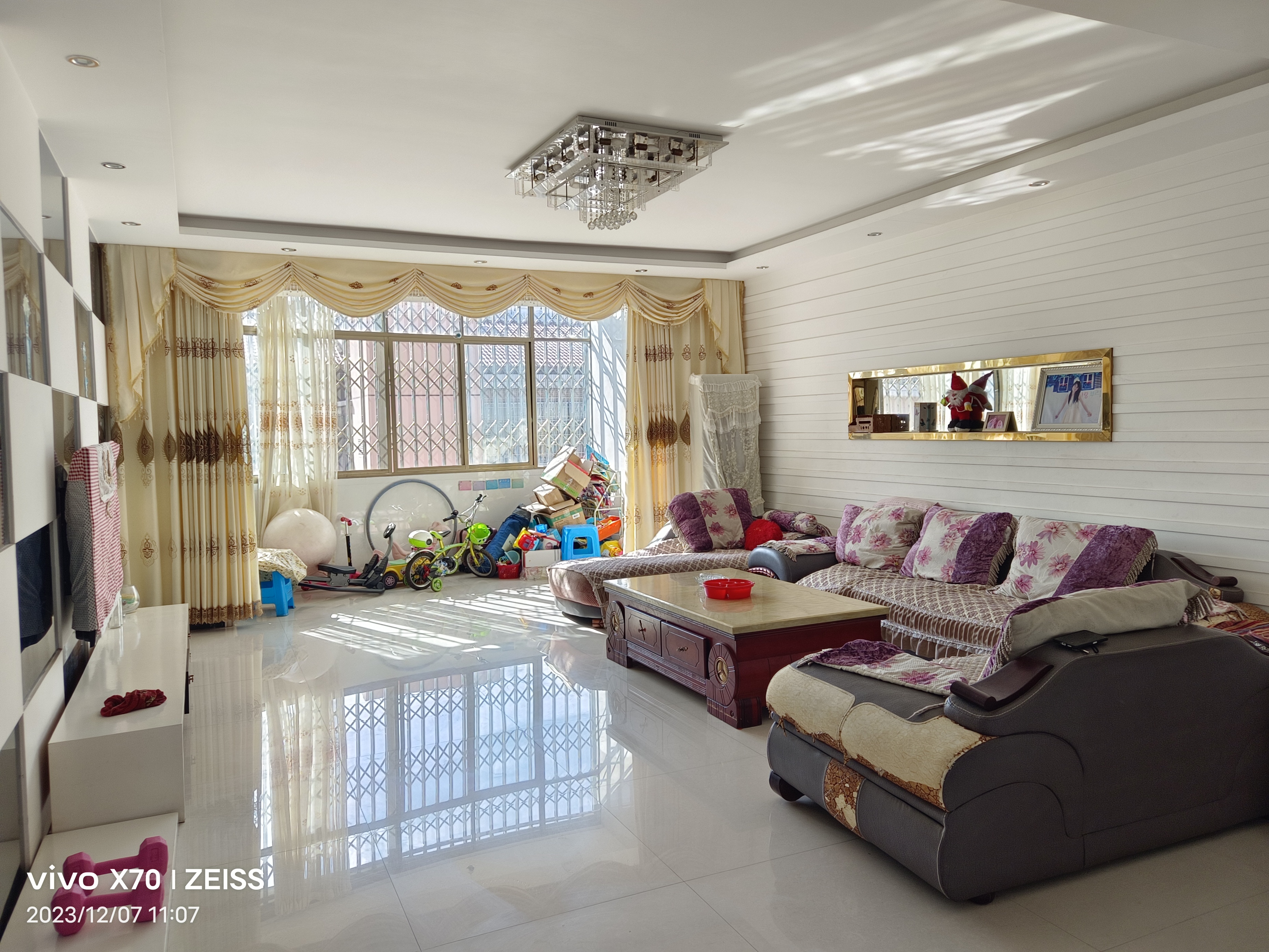 人事局家属房  4室2厅2卫    102.8万