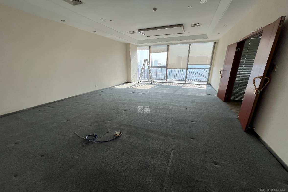 绿地中央广场  5室2厅1卫   23900.00元/月室内图
