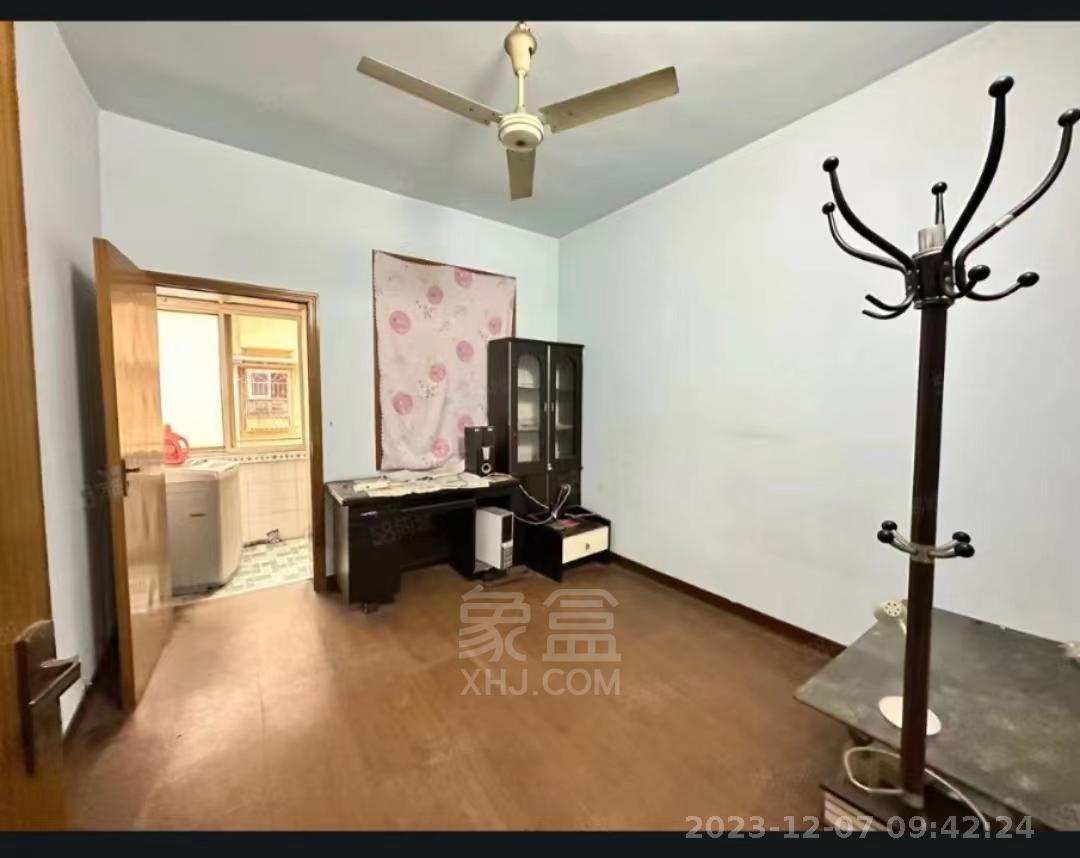 新屋街  3室1厅1卫   1000.00元/月室内图
