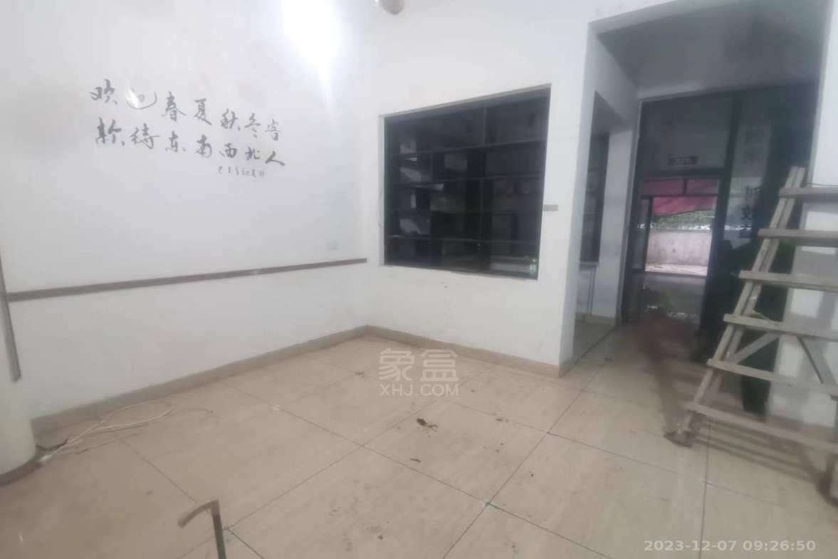 美的城一期  5室2厅2卫    5000.0元/月室内图