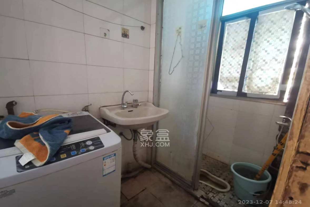 红旗社区  3室2厅1卫   1300.00元/月室内图