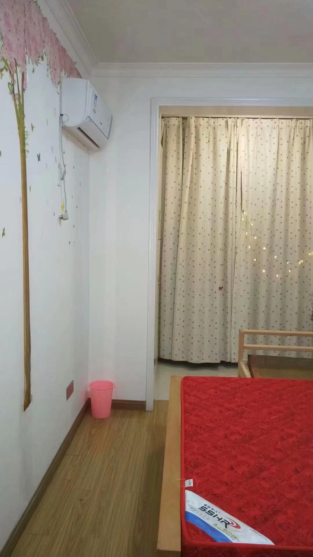 华新苑  2室2厅1卫   1800.00元/月室内图