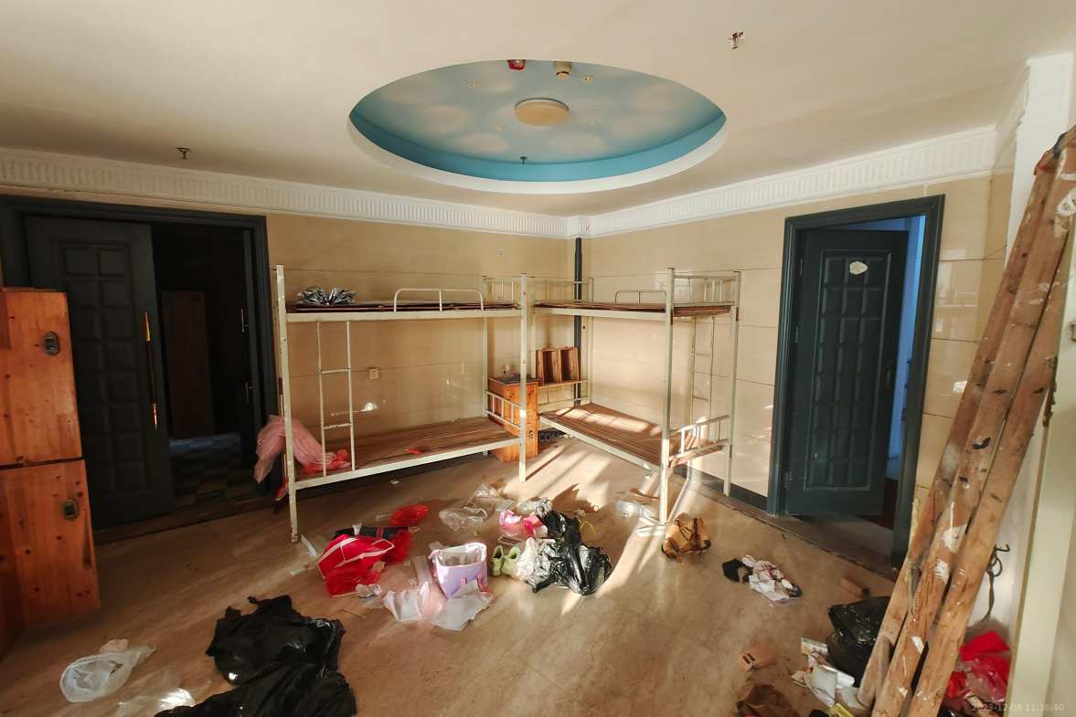 亚都花园 3室2厅2卫 2800.0元/月 亚都花园 3室2厅2卫 2800.0元/月室内图