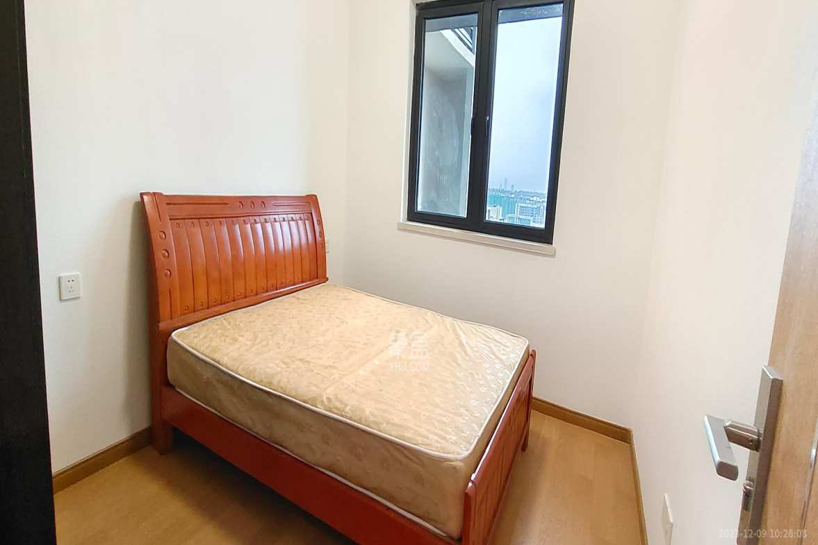 万润滨江天著  3室2厅2卫    2600.0元/月室内图