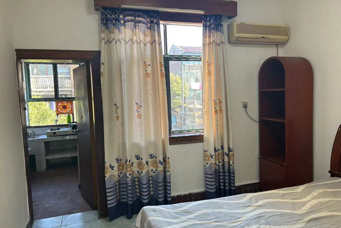 谭家山社区  2室1厅1卫    28.8万 谭家山社区  2室1厅1卫    28.8万卧室