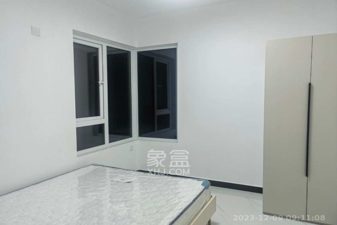 福晟钱隆公馆  4室2厅2卫   2200.00元/月室内图