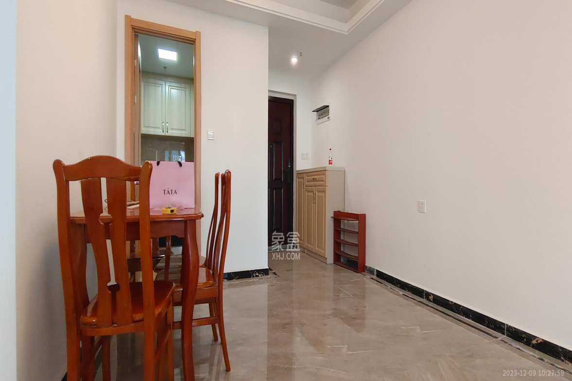 万润滨江天著  3室2厅2卫    2600.0元/月室内图