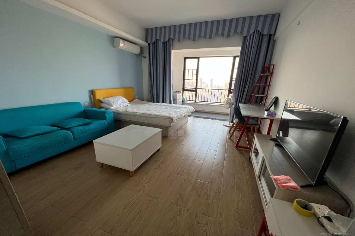 中泰财富湘江  1室1厅1卫    1300.0元/月室内图1