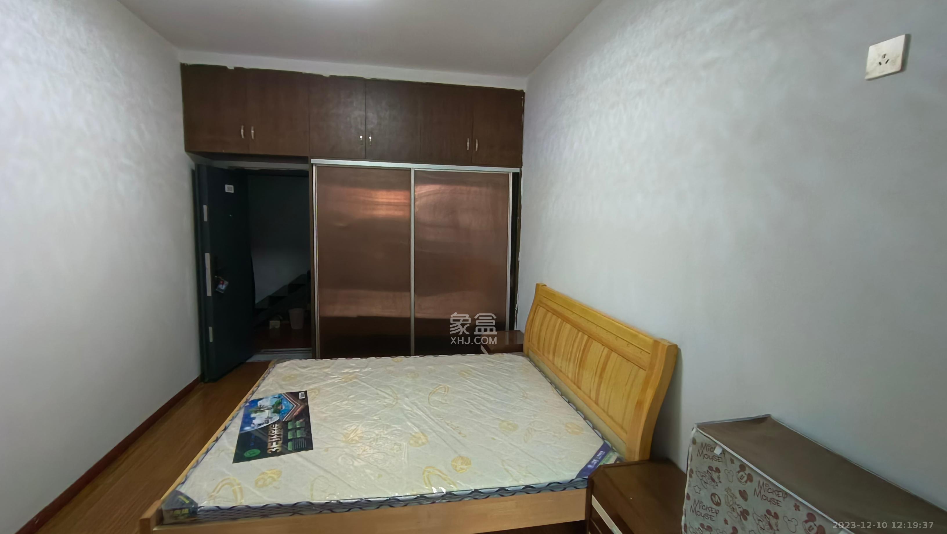 高桥高双湖商贸城  0室0厅0卫    900.0元/月