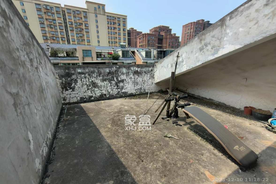 白沙世纪佳园 8室2厅2卫 3500.0元/月 白沙世纪佳园 8室2厅2卫 3500.0元/月室内图