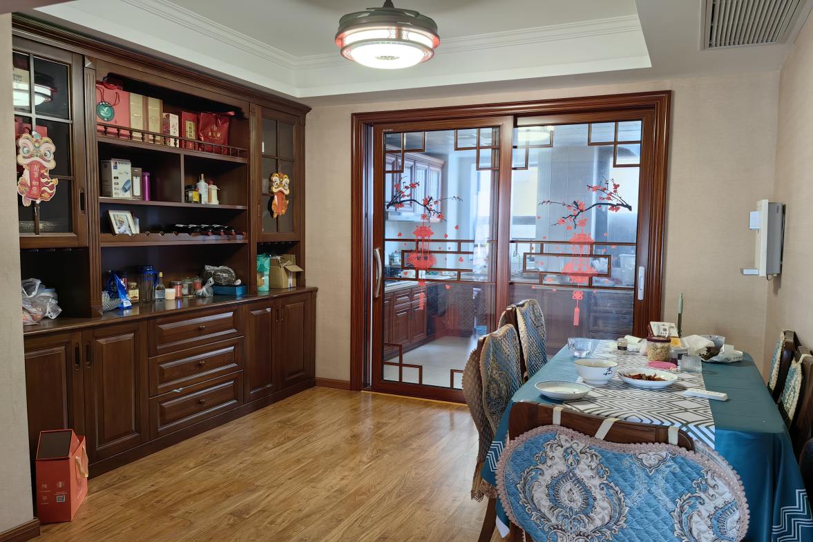 盛世时代广场 0室0厅0卫 128.0万 盛世时代广场 0室0厅0卫 128.0万客厅